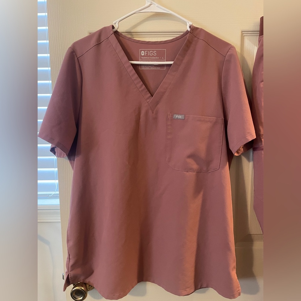 Mauve Figs Scrub Set